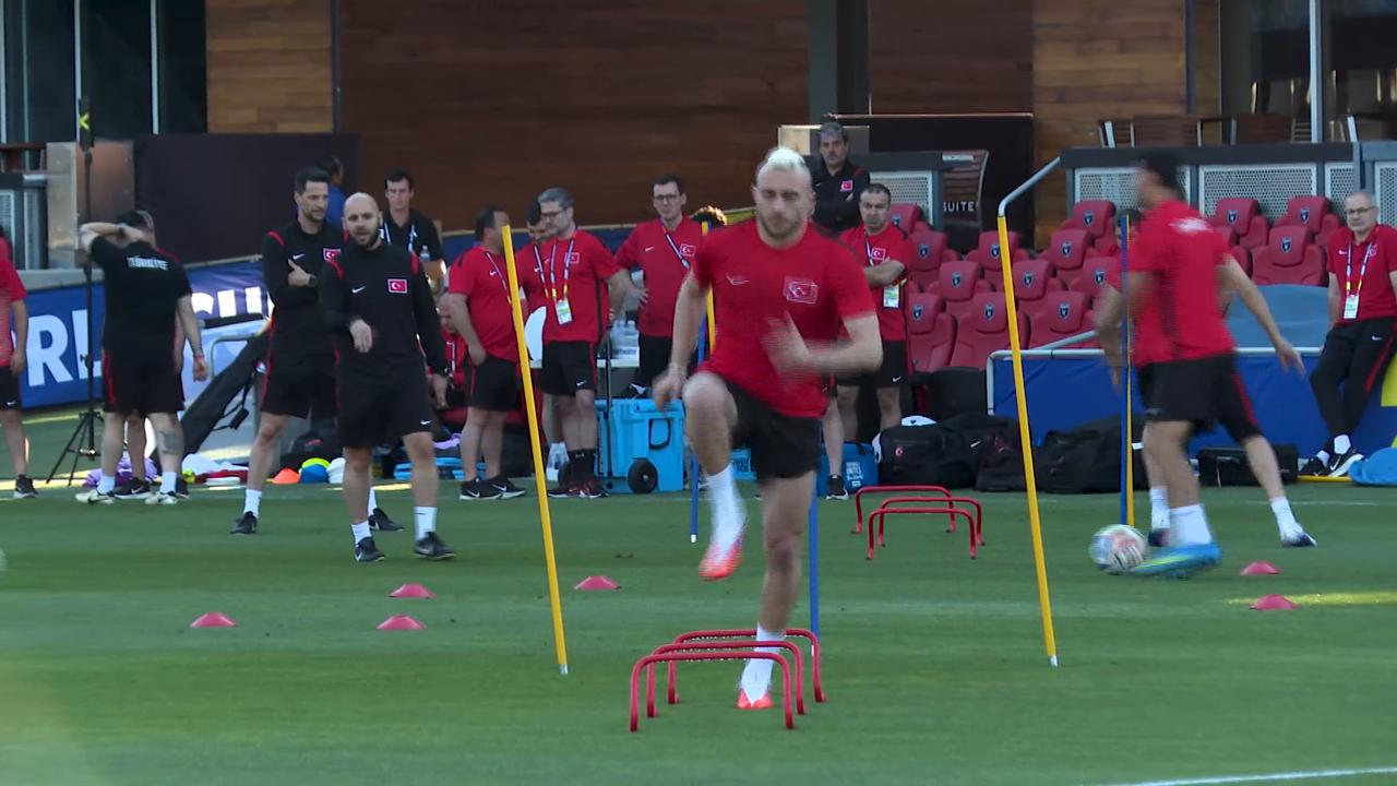 Video thumbnail for US: Turkish national football team holds 1st training session in US city of San Jose.