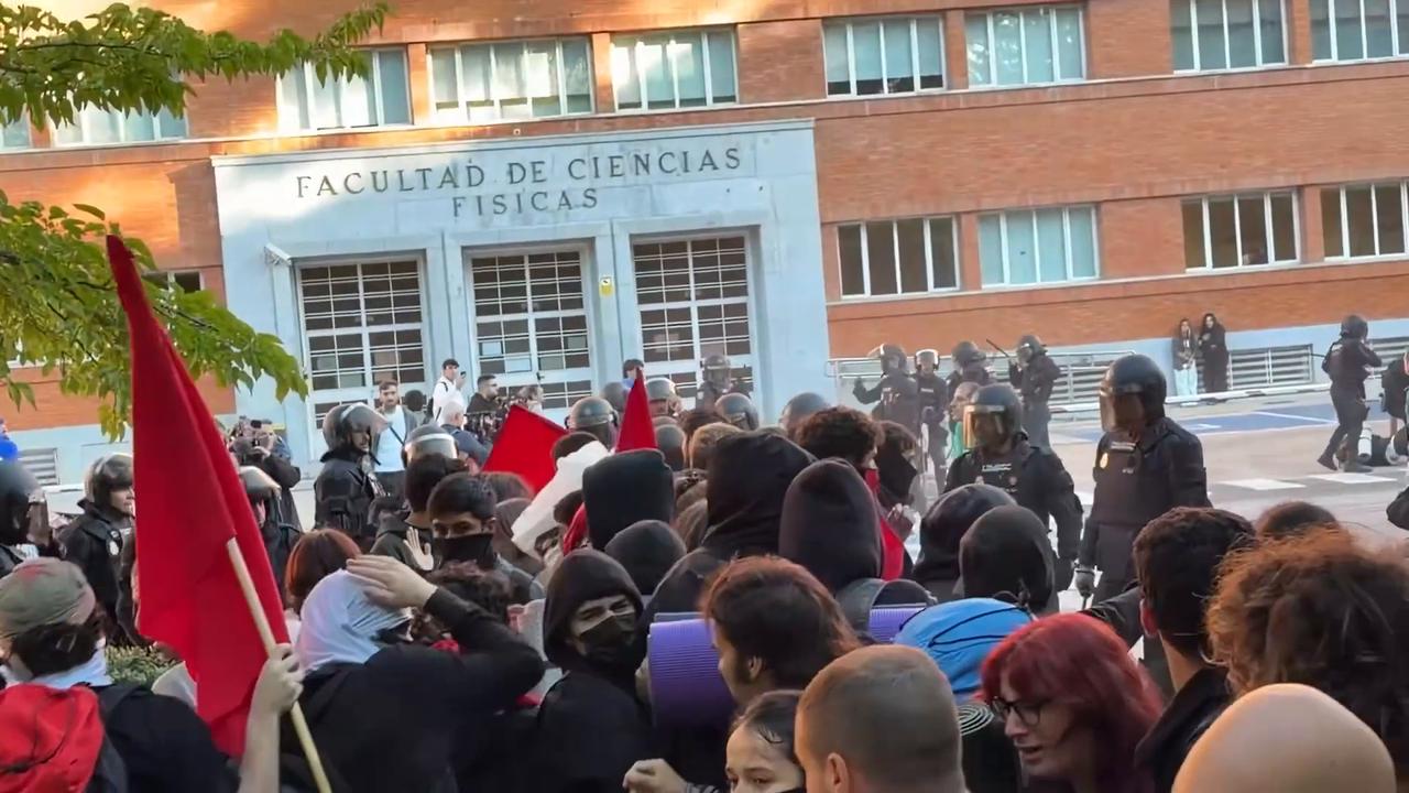 Video thumbnail for Spain: Five Arrested as Police Clash With Students at Madrid’s Complutense University.