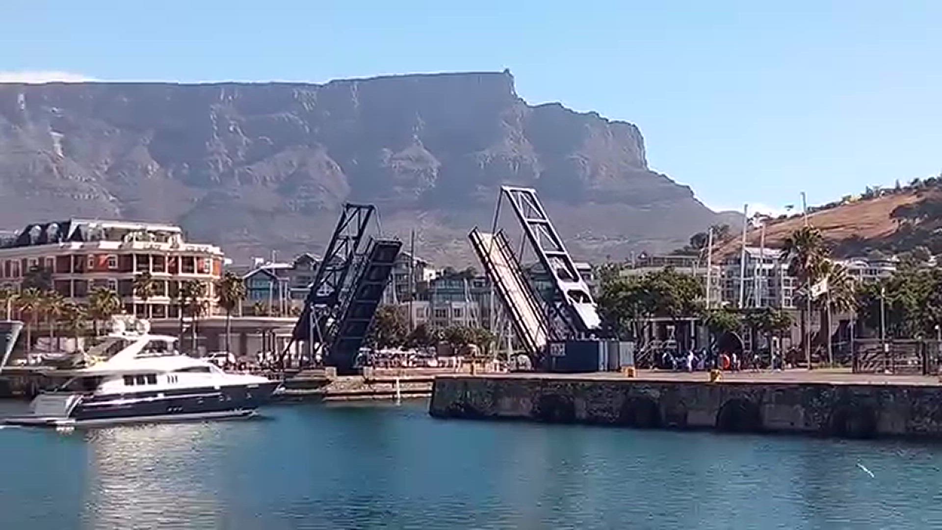 Video thumbnail for Waterfront, Cape Town