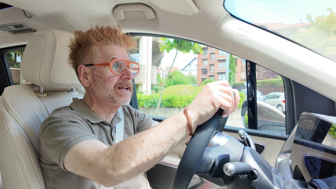 Video thumbnail for Mercedes-Benz VLE First Drive