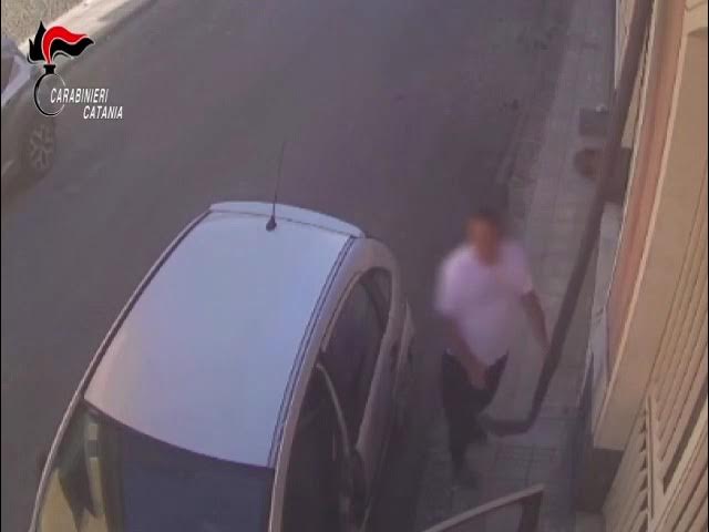 Video thumbnail for CAMPOROTONDO ETNEO. Furto in casa: autore identificato grazie alle indagini dei Carabinieri.
I Carab