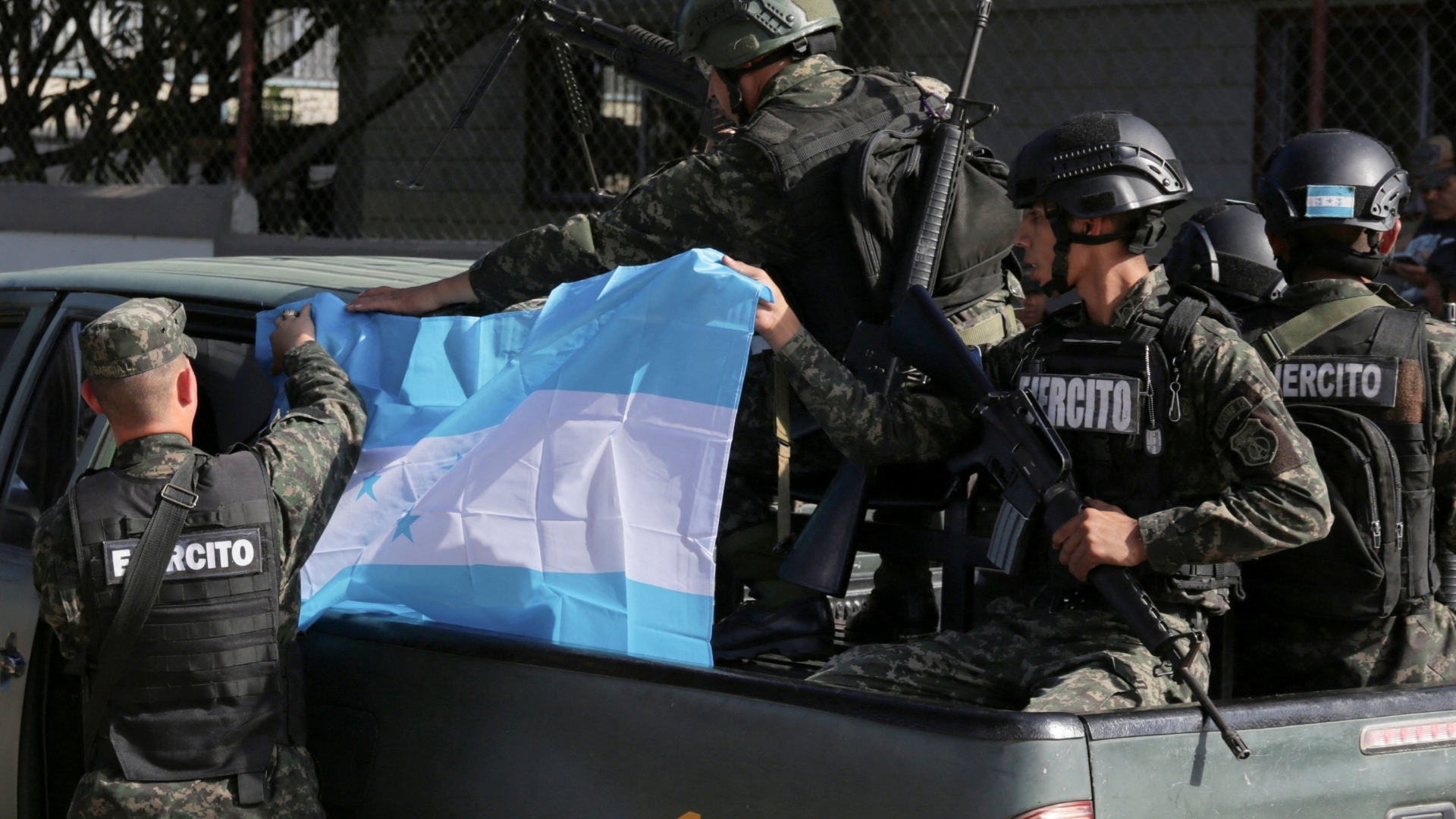 Video thumbnail for Hondurans vote amid deepening jobs crisis