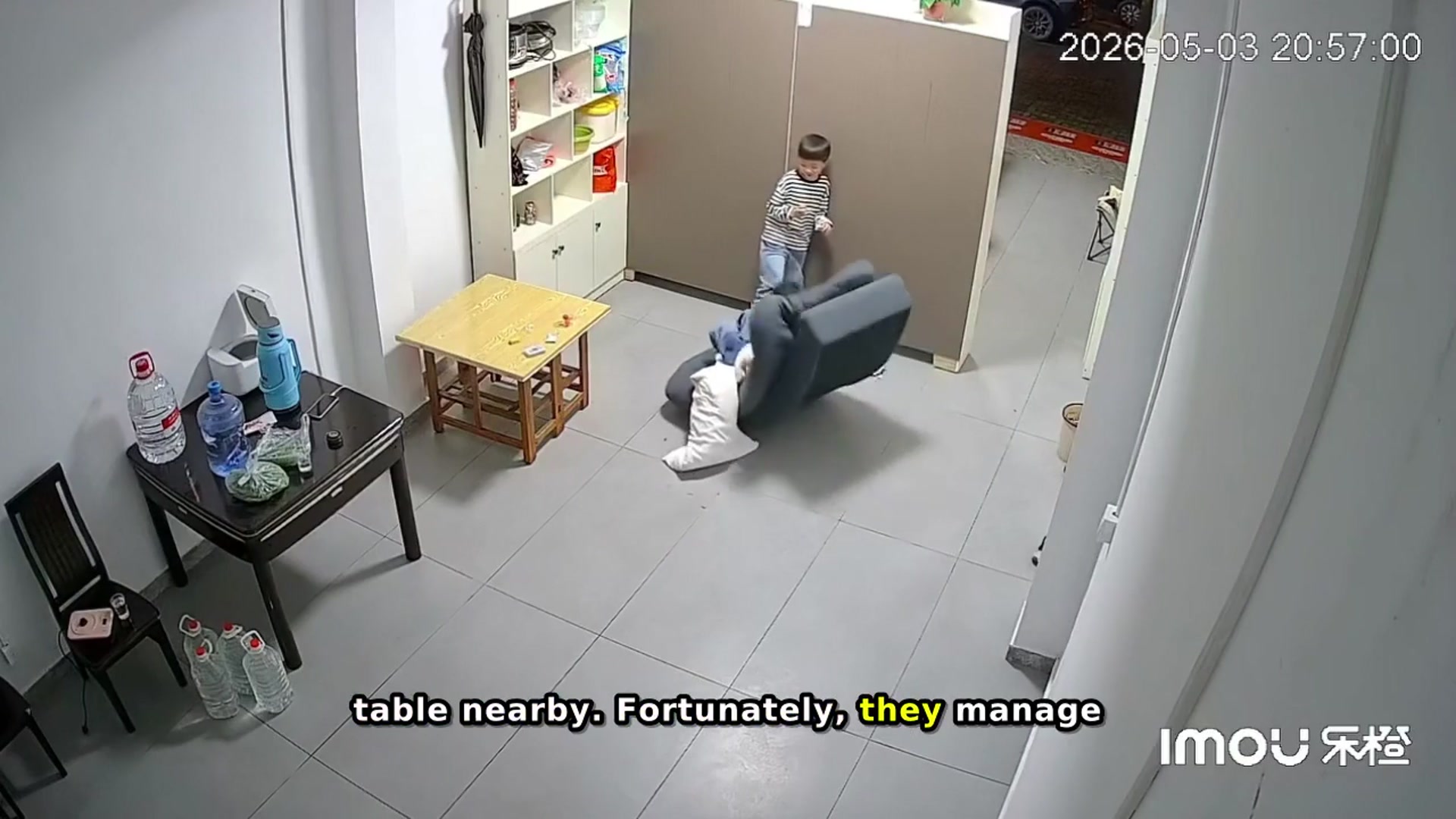 Video thumbnail for Shelf falls during indoor play, narrowly avoided in Hunan, China