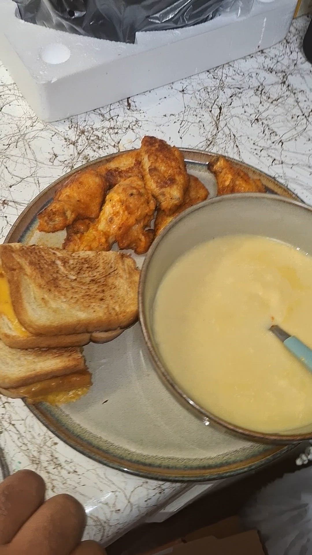 Video thumbnail for Yum...Yum..... a quick meal on the flyyy