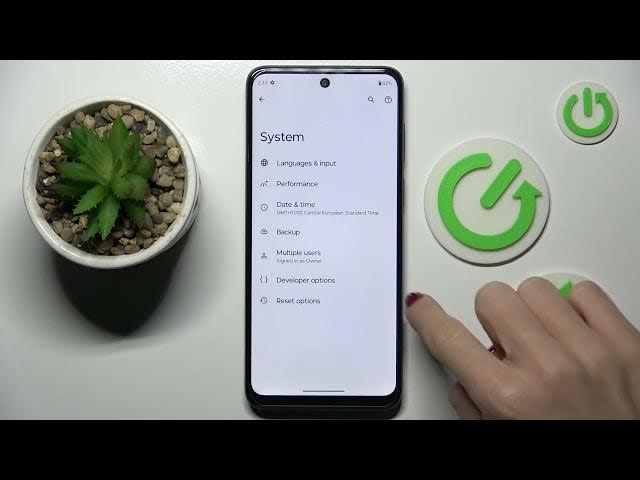 Video thumbnail for How to Turn On Automatic System Updates on the MOTOROLA Moto G53