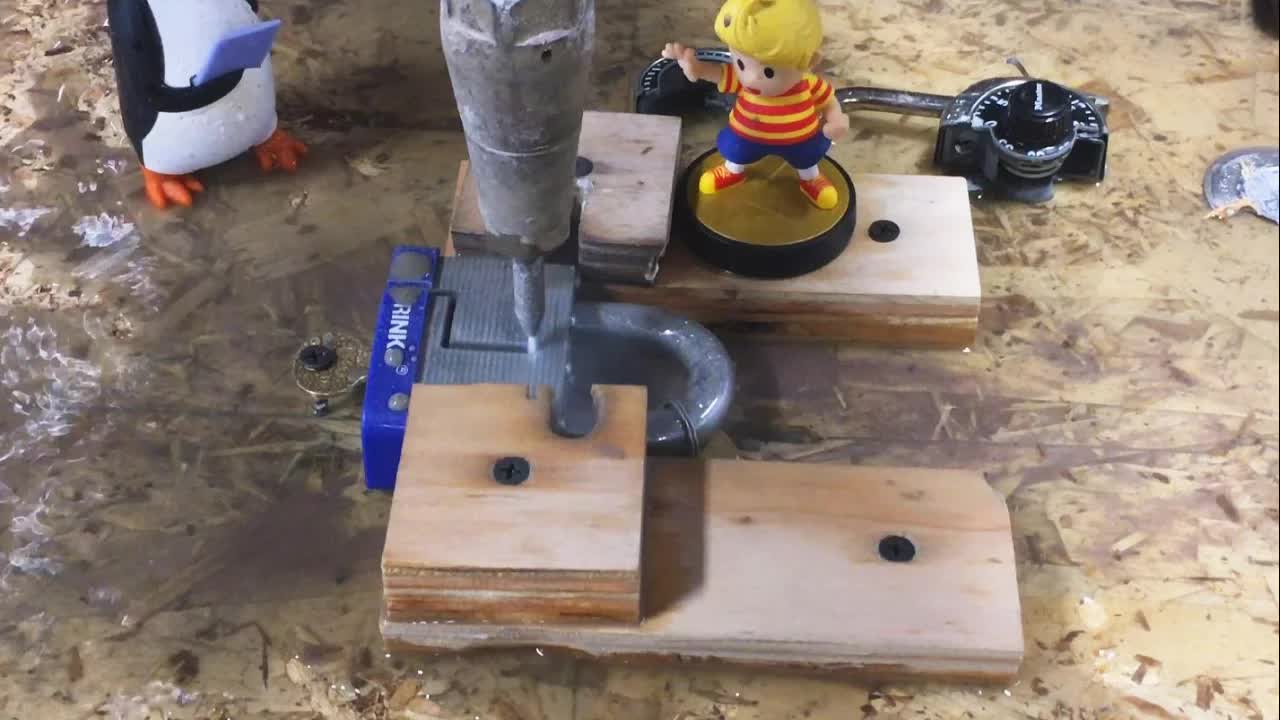Video thumbnail for Giant Padlock vs A 60,000 PSI Waterjet
