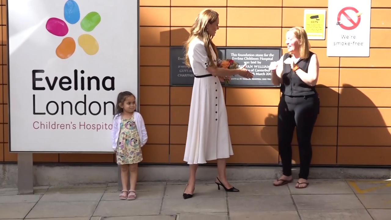 Video thumbnail for US: Princess Kate visits Evelina London Children’s Hospital (2).