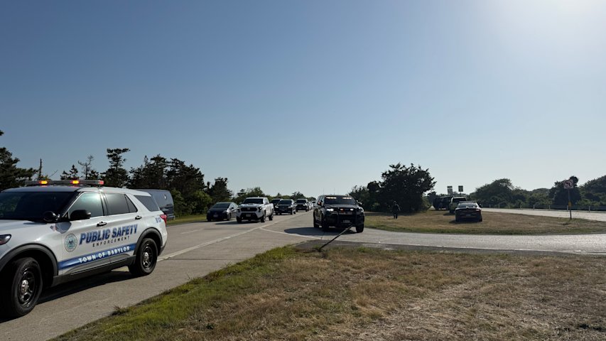 Video thumbnail for Collision causes injuries on Ocean State Parkway