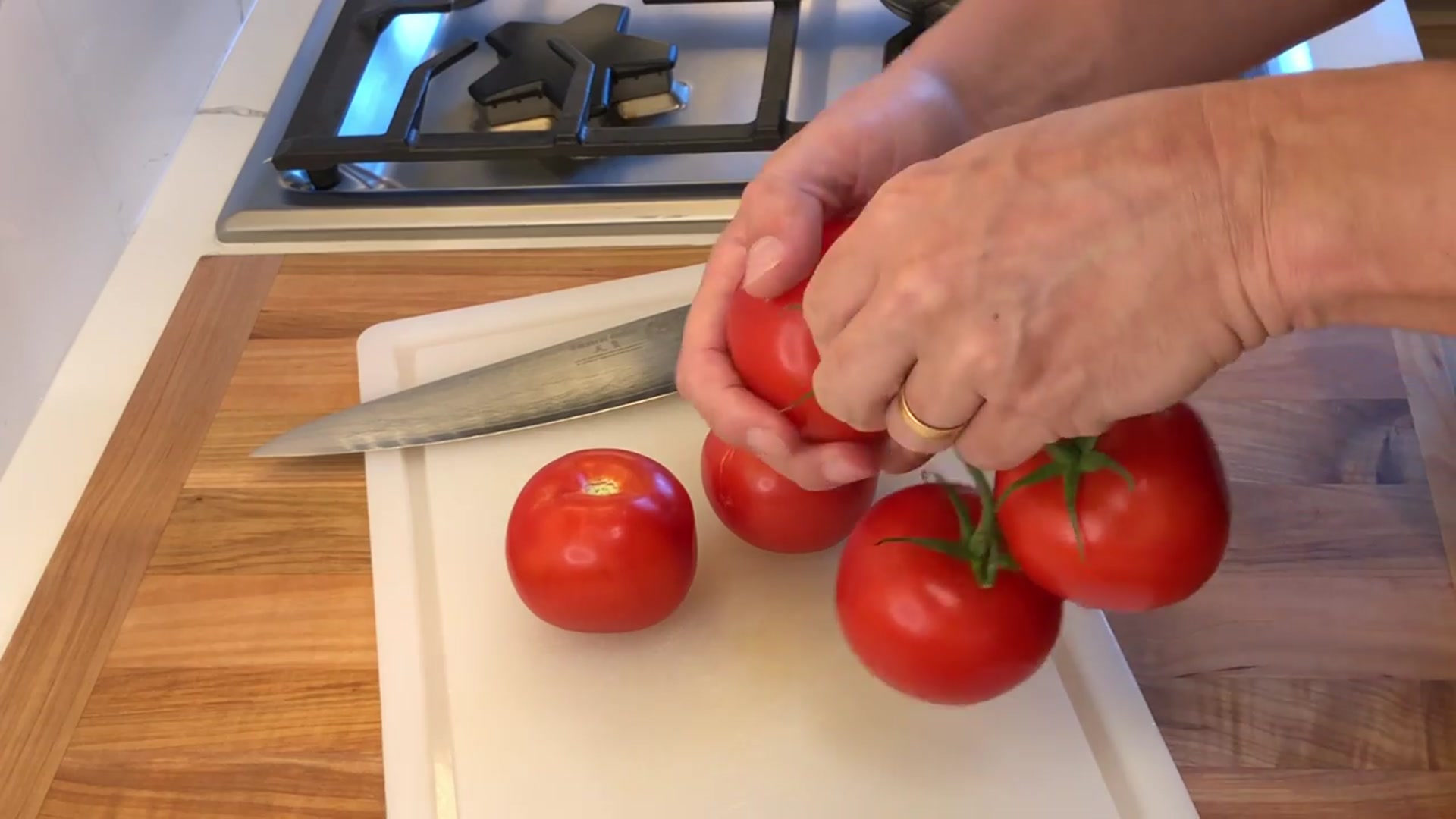Video thumbnail for FRIED TOMATO SKINS - Beautiful and Tasty Garnish(720P_HD)