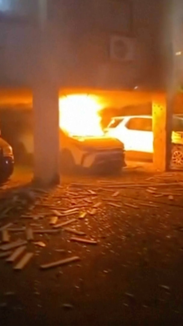 Video thumbnail for Heavy Iranian strikes hit central Israel