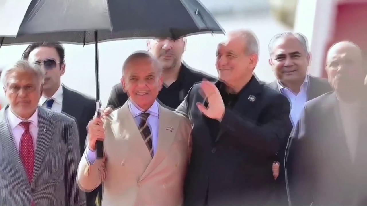 Video thumbnail for Pakistan: Iranian president arrives in Pakistan amid ongoing peace efforts.