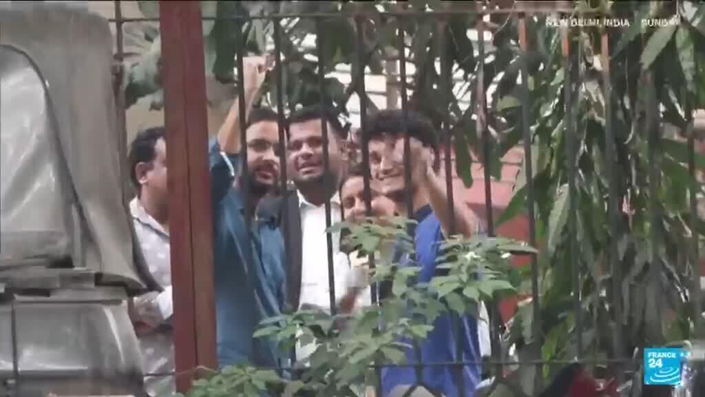 Video thumbnail for Protesters seeking India election chief's ouster detained, as 'cockroach' leaders released