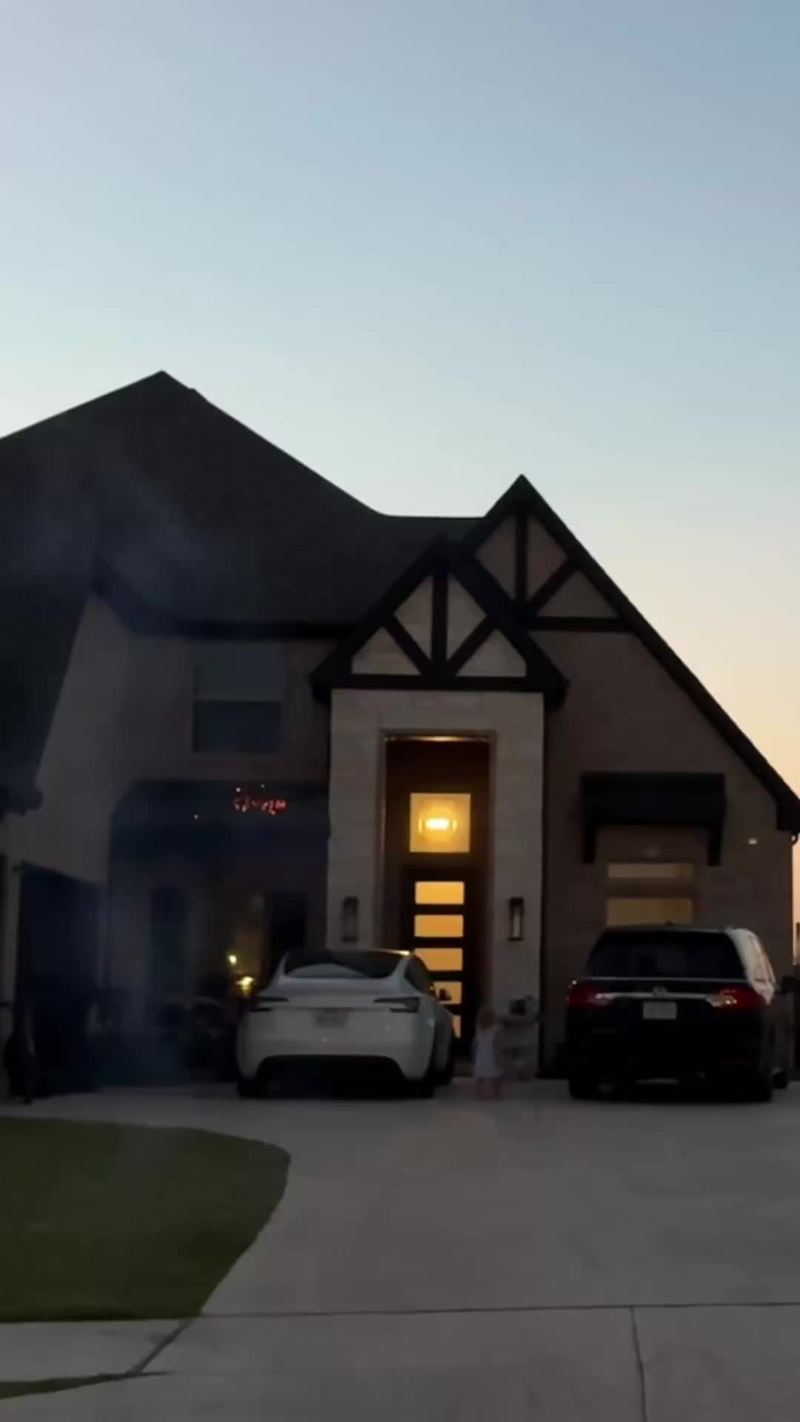 Video thumbnail for Runaway Firework Launches over Suburban Family Home