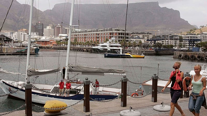 Video thumbnail for Uproar over Cape Town's plan to build an anti-crime wall on airport highway