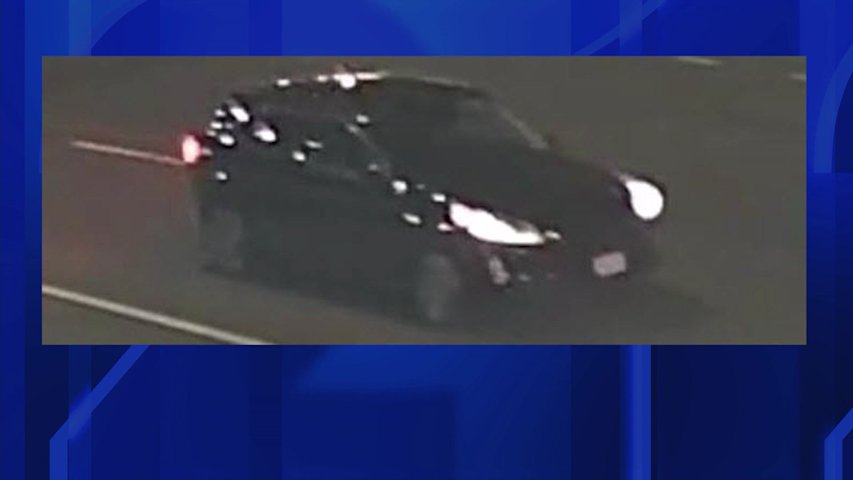 Video thumbnail for Police search for driver who hit two teens in Merrick