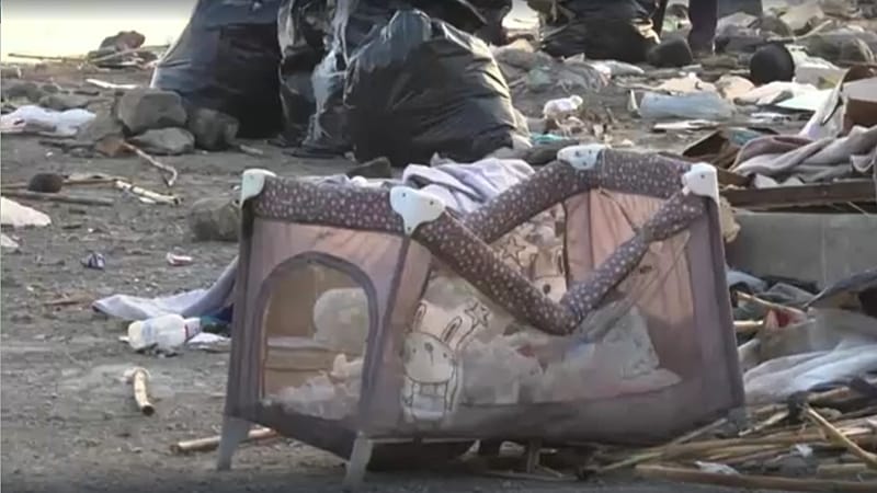 Video thumbnail for Spainish police clear last Ceuta migrant beach camp ahead of king's visit