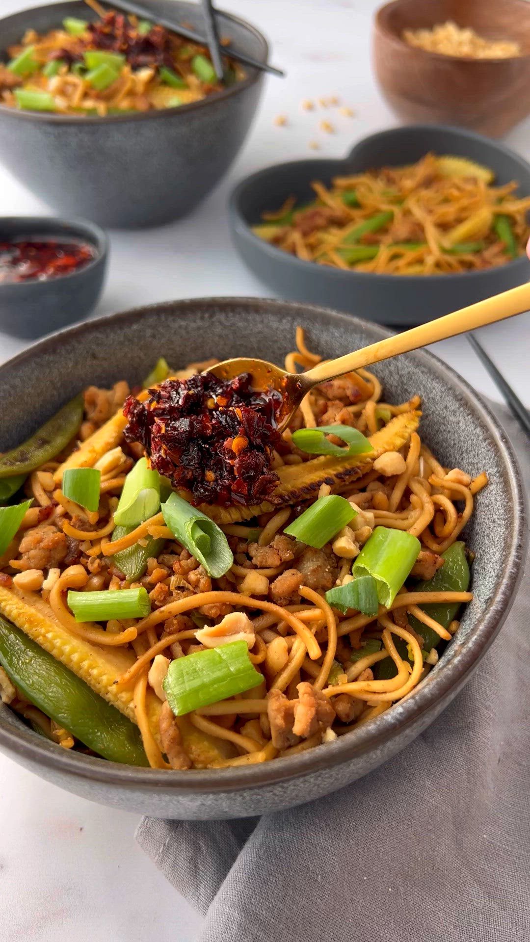 Video thumbnail for Hoisin Pork Noodles