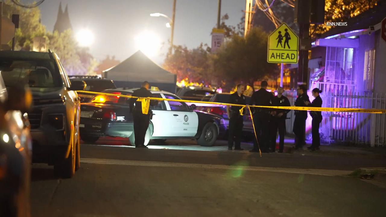 Video thumbnail for US, Los Angeles: Watts Fatal Shooting Leaves Suspect At Large.