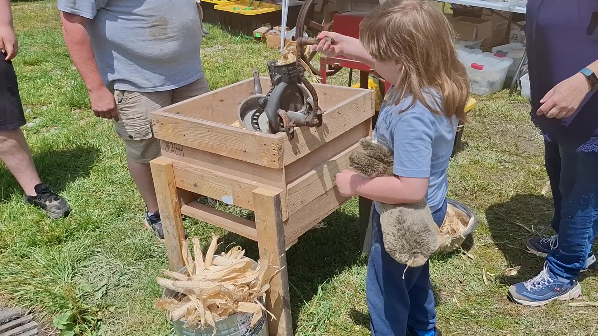 Video thumbnail for Henry learns how to grind Corn