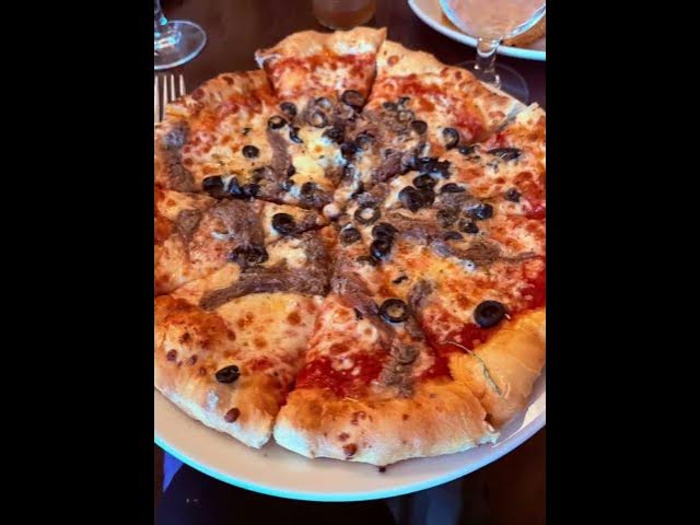 Video thumbnail for We Tried Anchovy Pizza, Chicken Milanese & Penne at Sortino’s Poconos