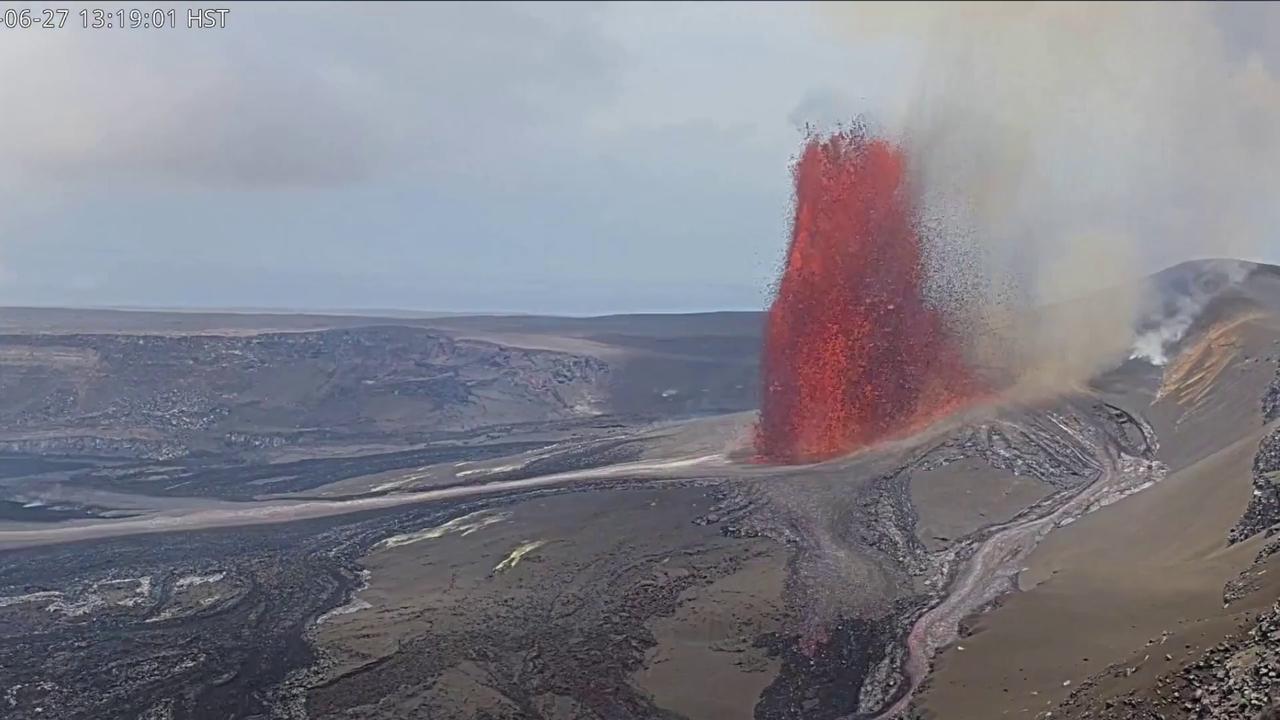 Video thumbnail for US: Kilauea Lava Fountains Surge Across Crater During Seven-Hour Eruption In Hawaii.