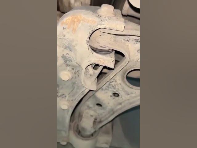 Video thumbnail for اصوات اعطال السيارة صوت مزعج فى النصف الخلفى للسيارة عند السير فى طرق مكسرة