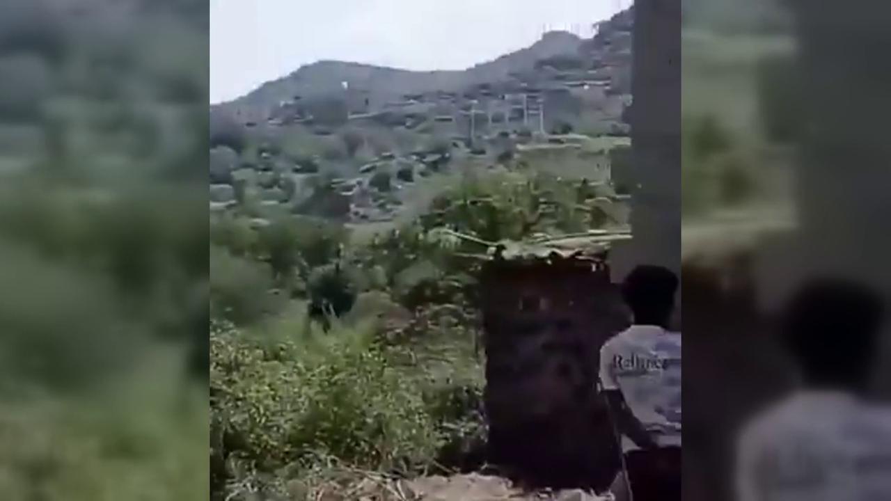 Video thumbnail for Yemen: Houthis Seize Yemeni Parliament Speaker’s Home.