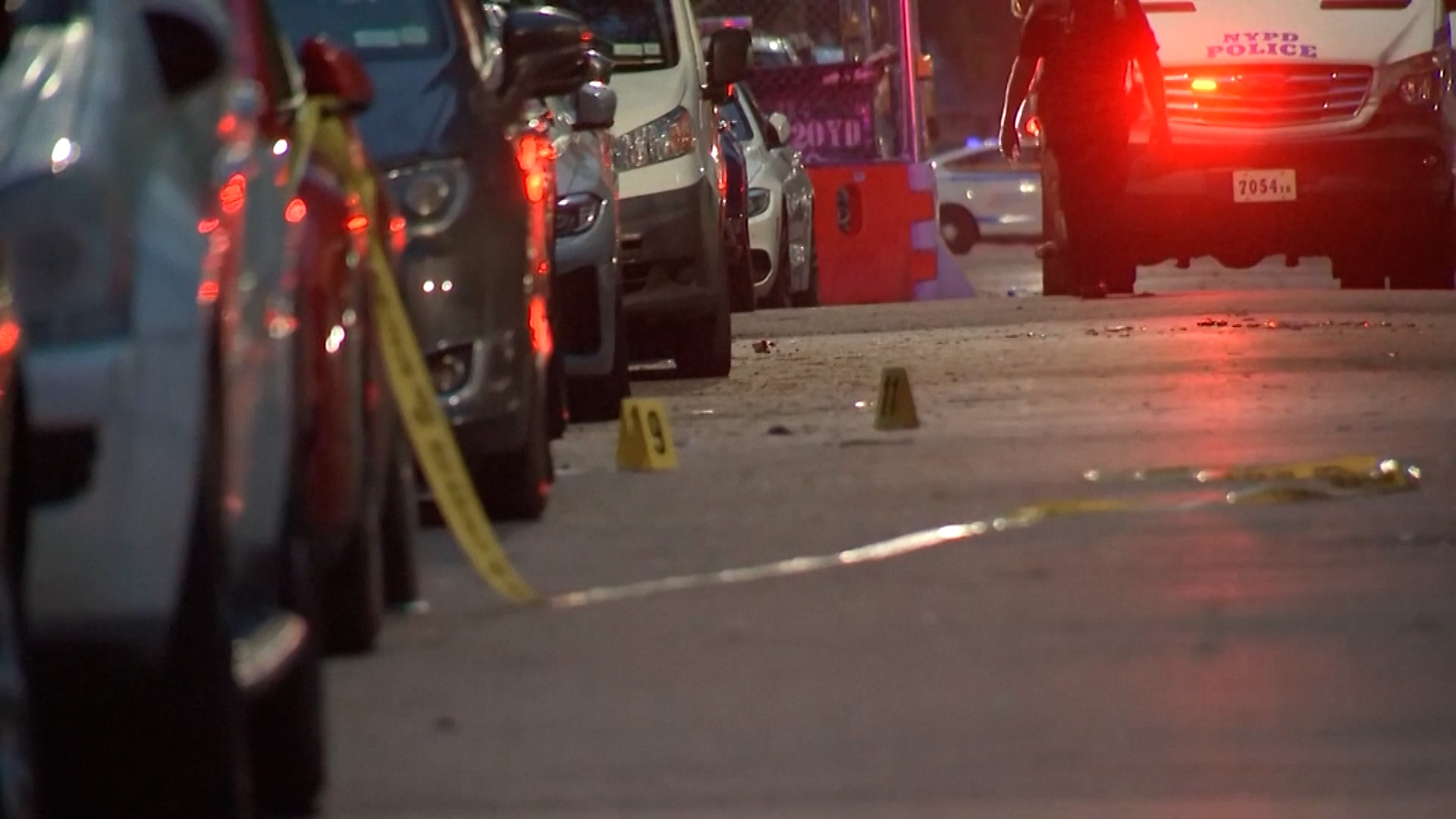 Video thumbnail for 8 injured, including 4 children, in New York City Fourth of July shooting