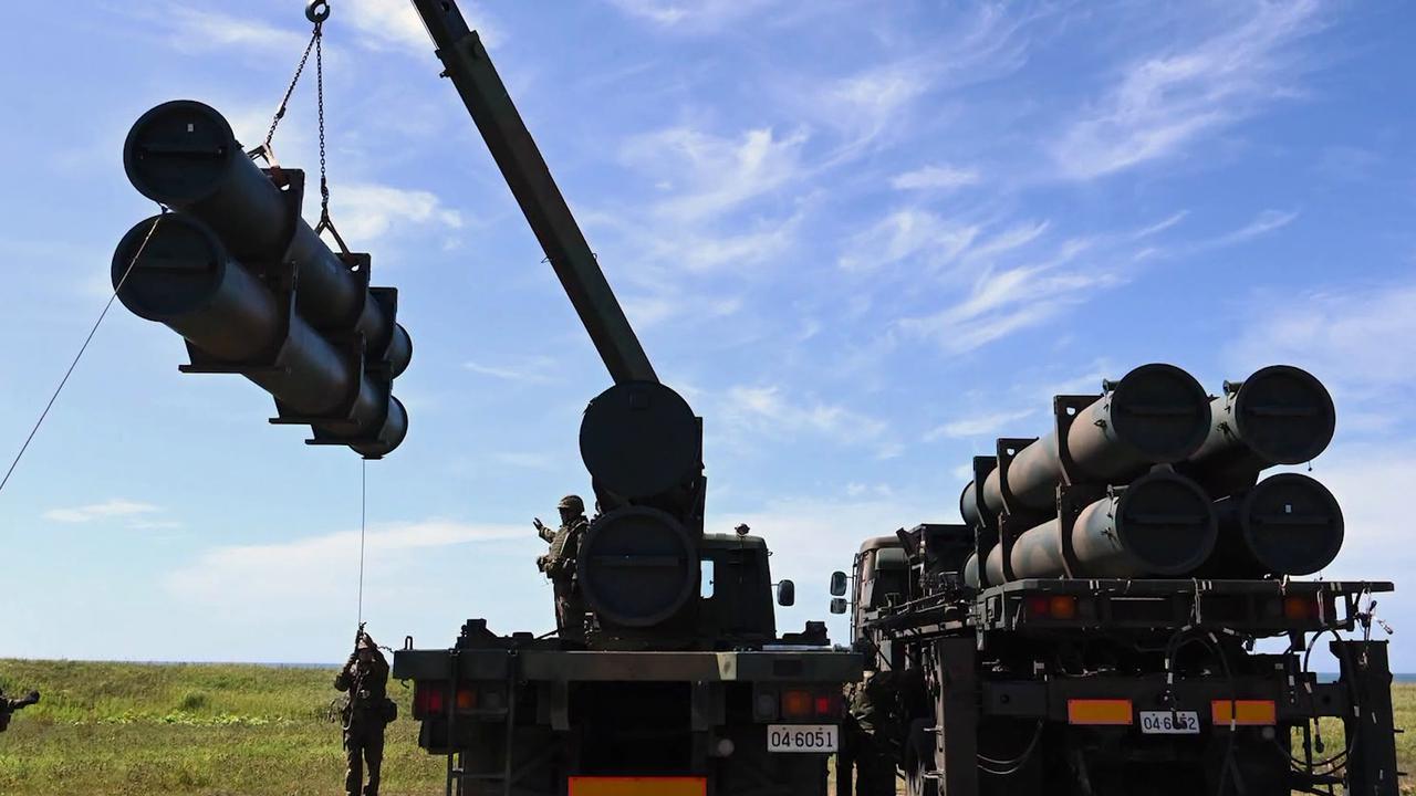 Video thumbnail for France: Japan conducts surface-to-ship missile firing drills in Hokkaido.