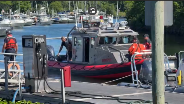 Video thumbnail for Police suspend search for missing fisherman near Penfield Beach