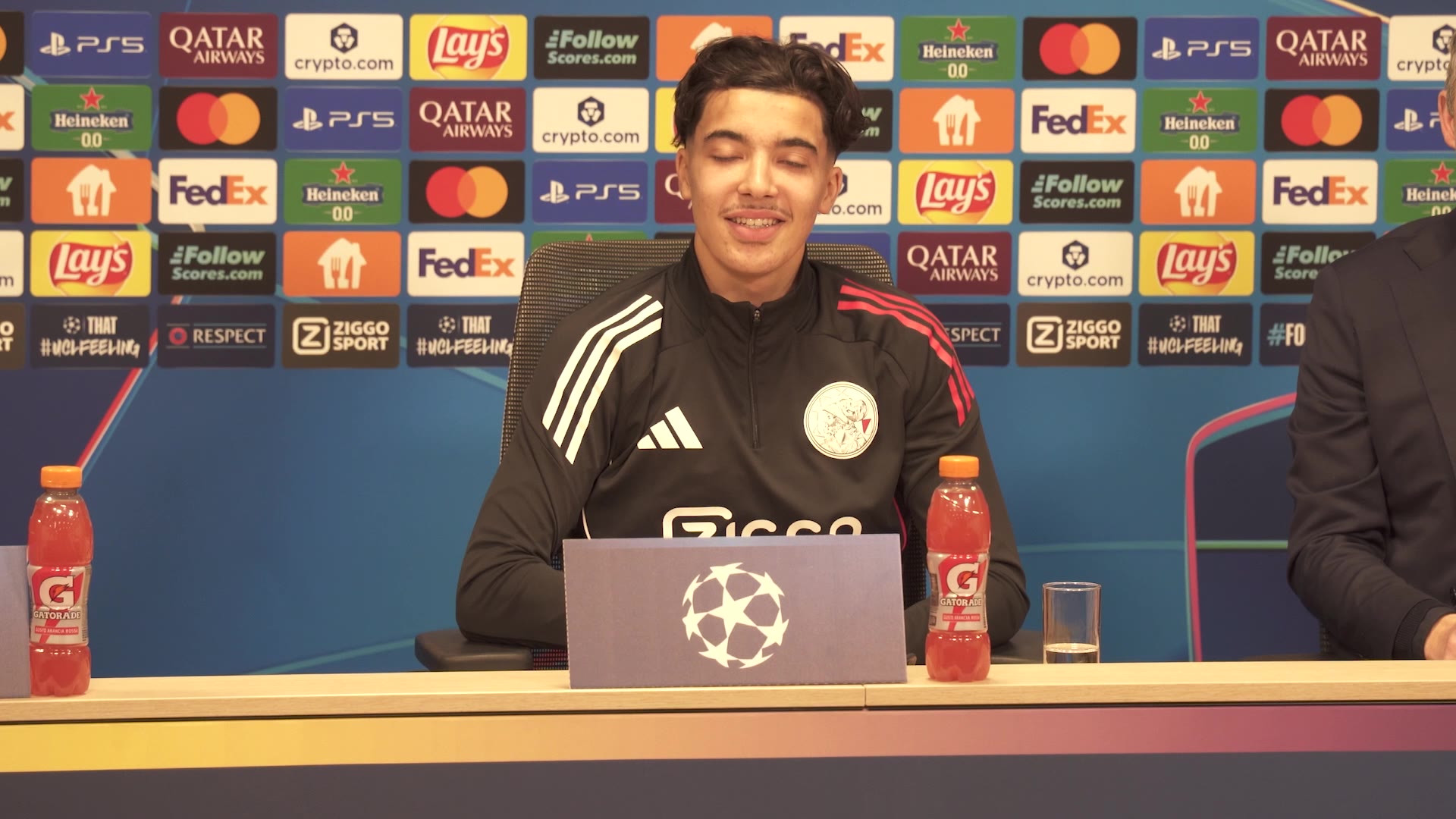 Video thumbnail for Bounida krijgt vraag over zijn accent