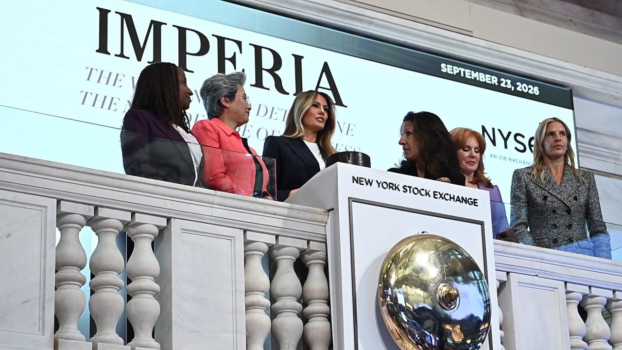 Video thumbnail for NY: First Lady Melania Trump At NYSE 3.