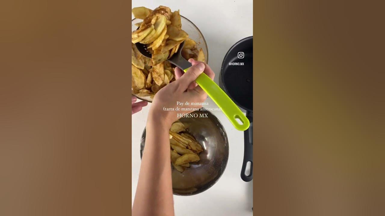 Video thumbnail for Pay de manzana tarta de manzana americana receta HornoMX #shorts