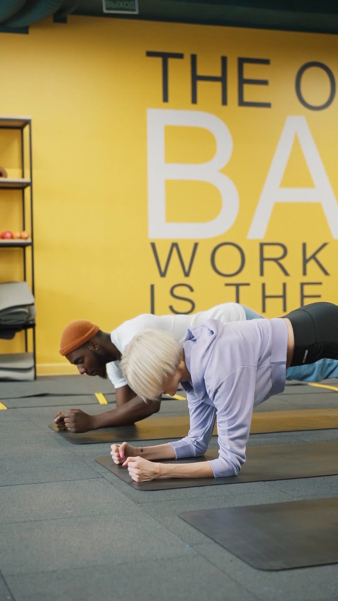 Video thumbnail for pexels-mikhail-nilov-6740280 (1080p)