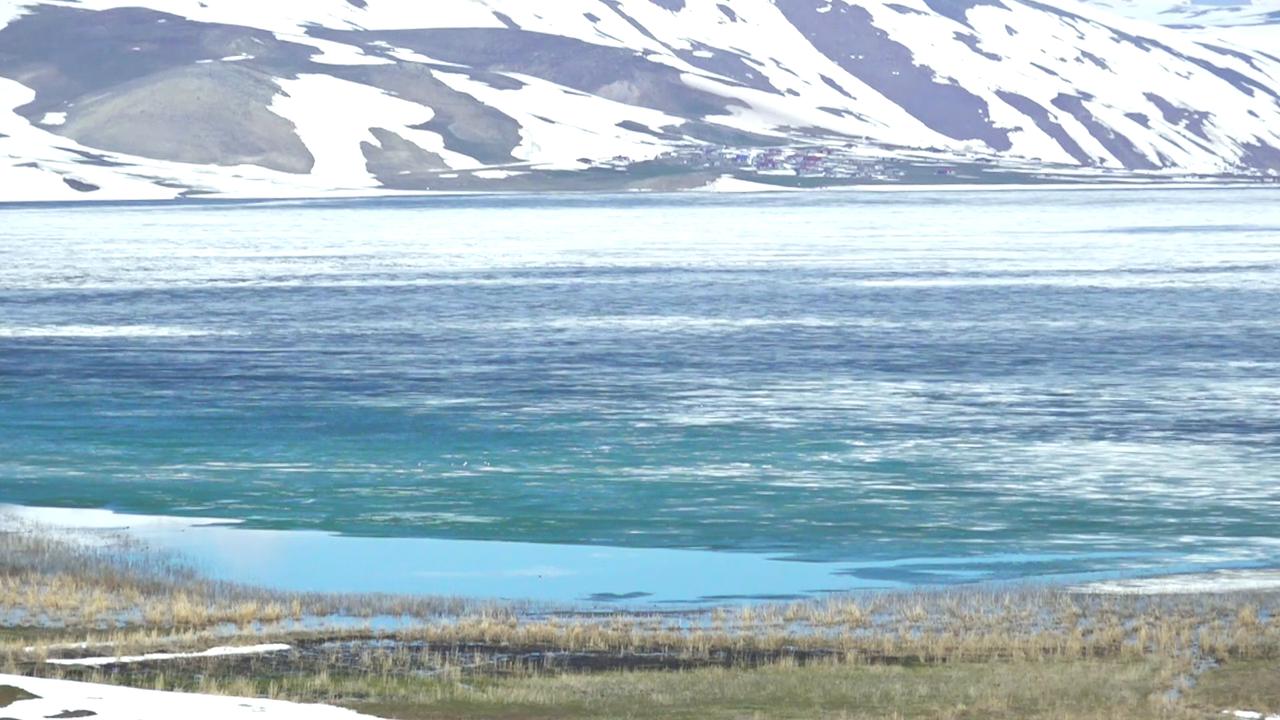Video thumbnail for Türkiye: DRONE - Unseasonal freeze turns eastern Türkiye’s Lake Balik into Antarctica-like landscape.