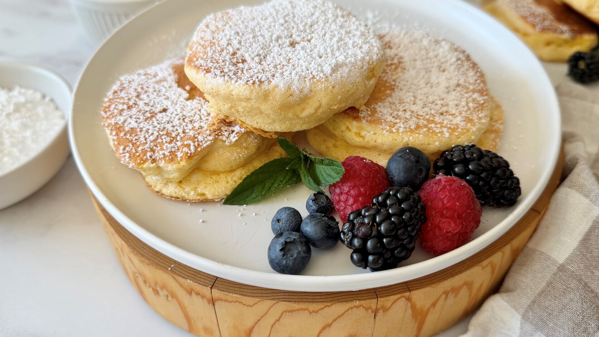 Video thumbnail for Ultra Fluffy Japanese Soufflé Pancakes Recipe