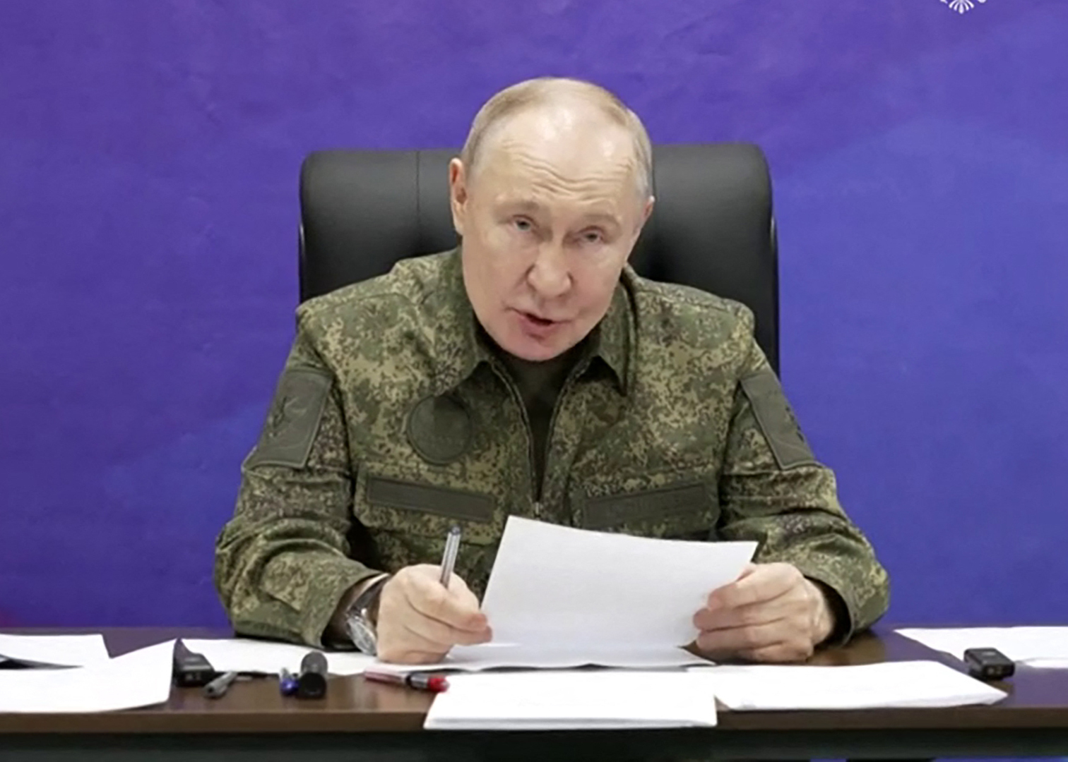 Video thumbnail for NATO head mocks Putin for dressing ‘like a soldier on the front’