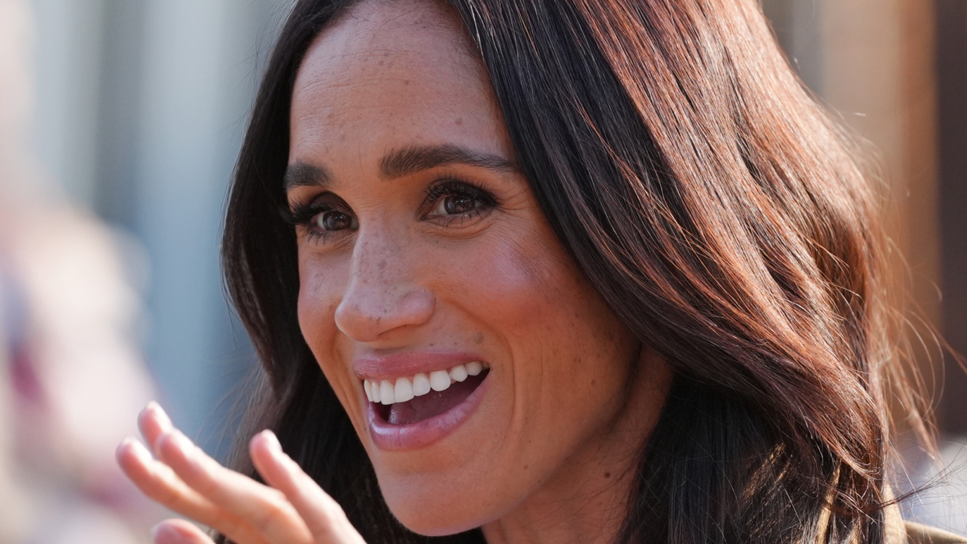 Video thumbnail for We Can't Get Over These Iconic Meghan Markle Bloopers