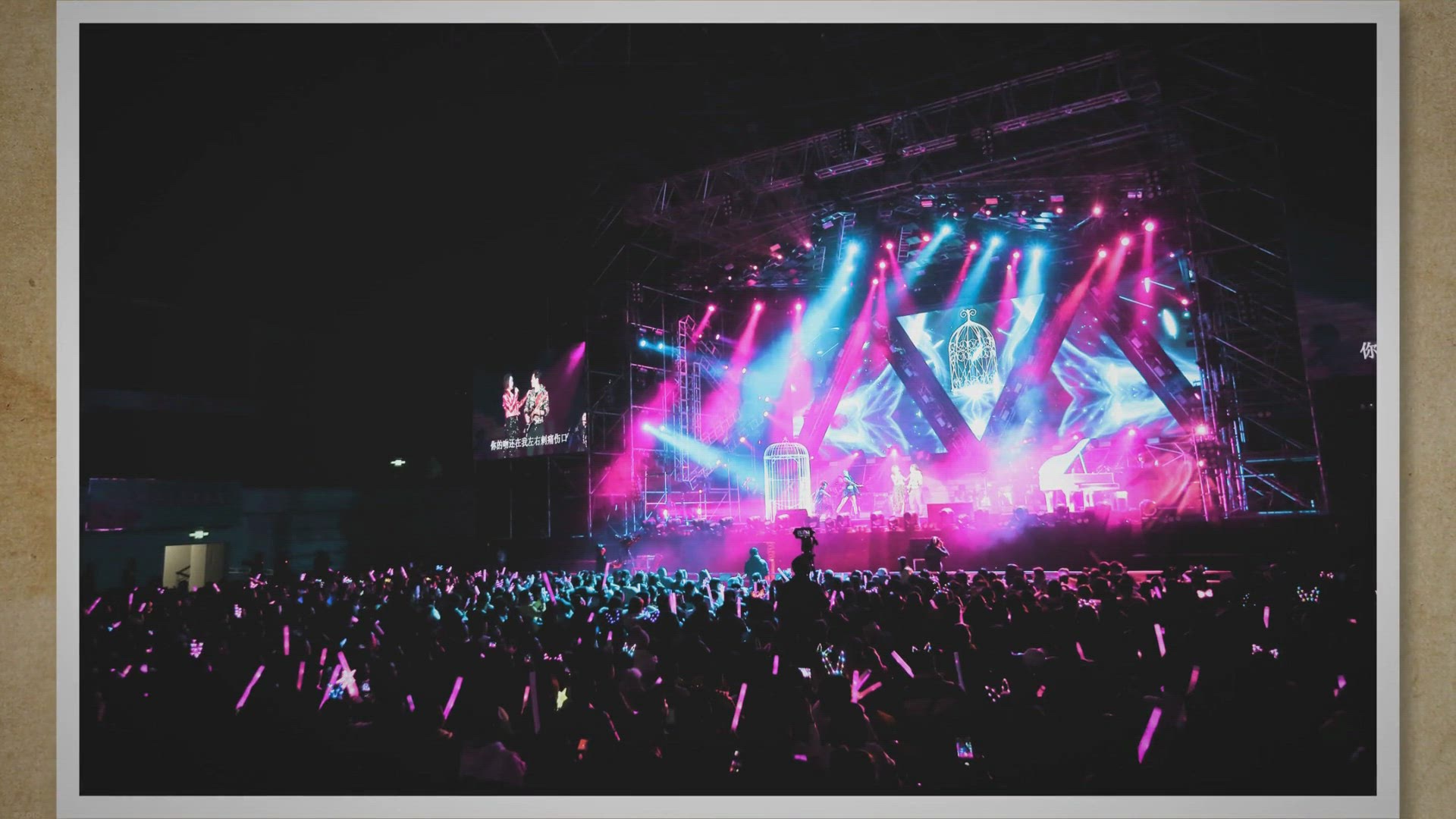 Video thumbnail for Footballer vs Musical Artist: Unveiling the Earnings Disparity