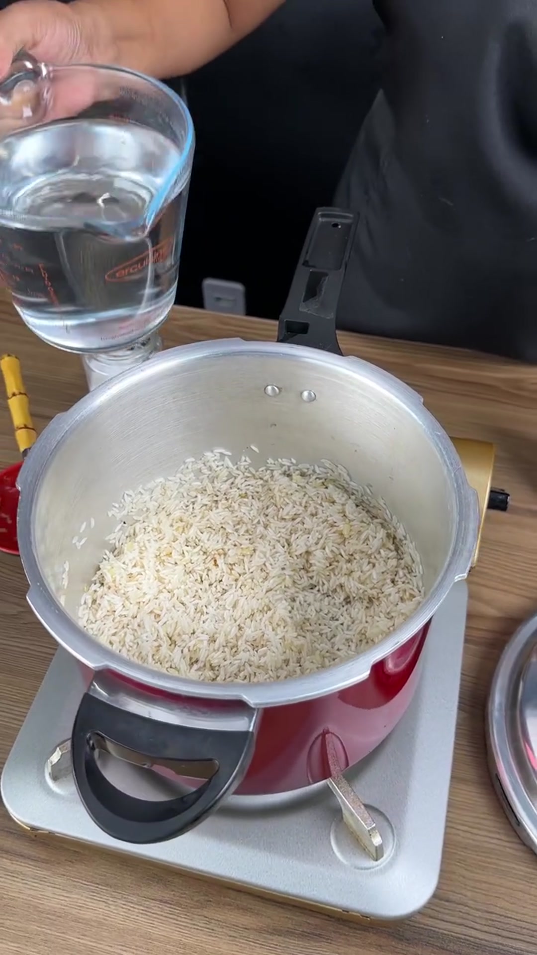 Video thumbnail for You have never seen such an easy and delicious way to make rice
