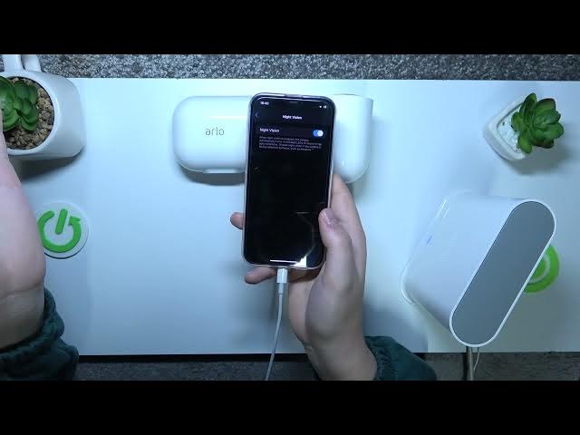 Video thumbnail for How to Turn On & Turn Off the Night Vision on ARLO Pro 3