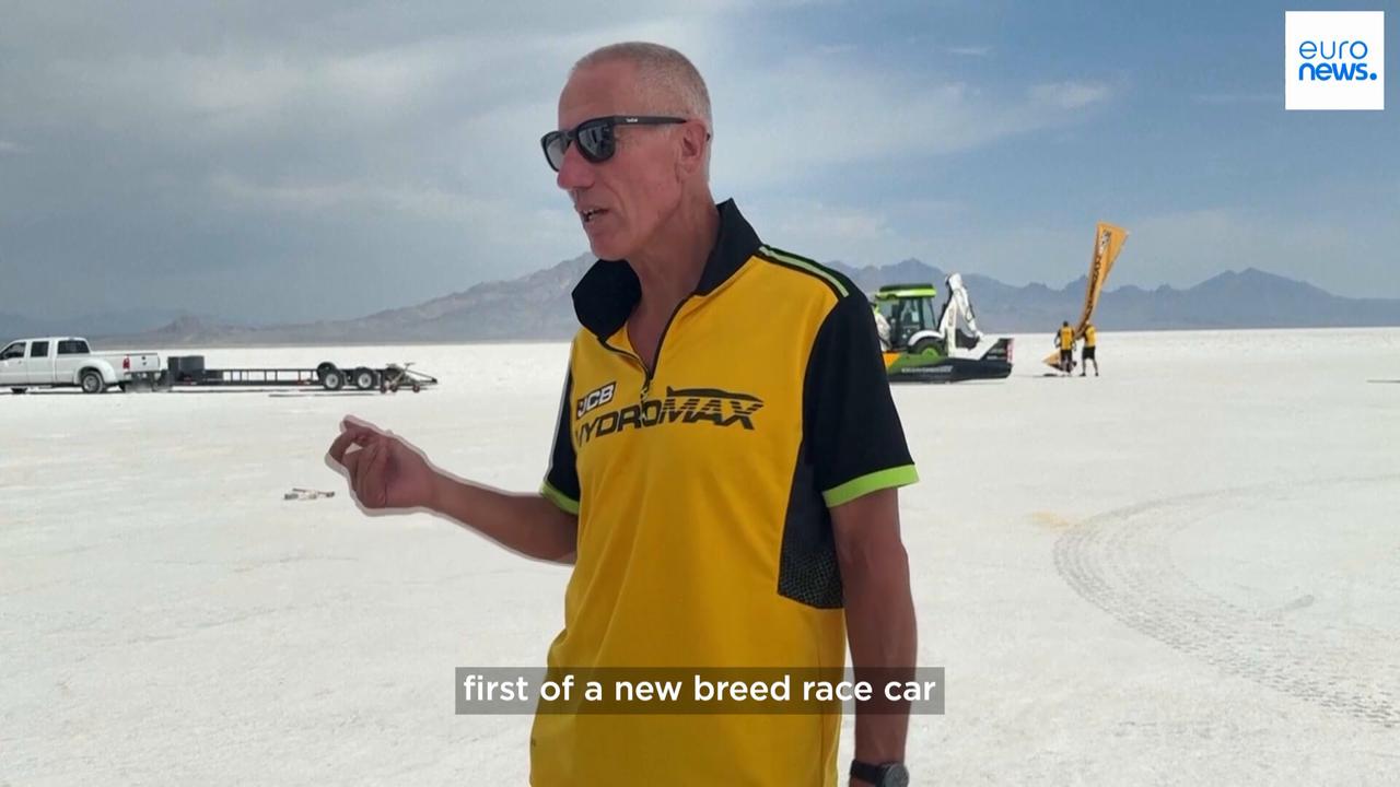 Video thumbnail for British driver sets speed record in hydrogen-powered car