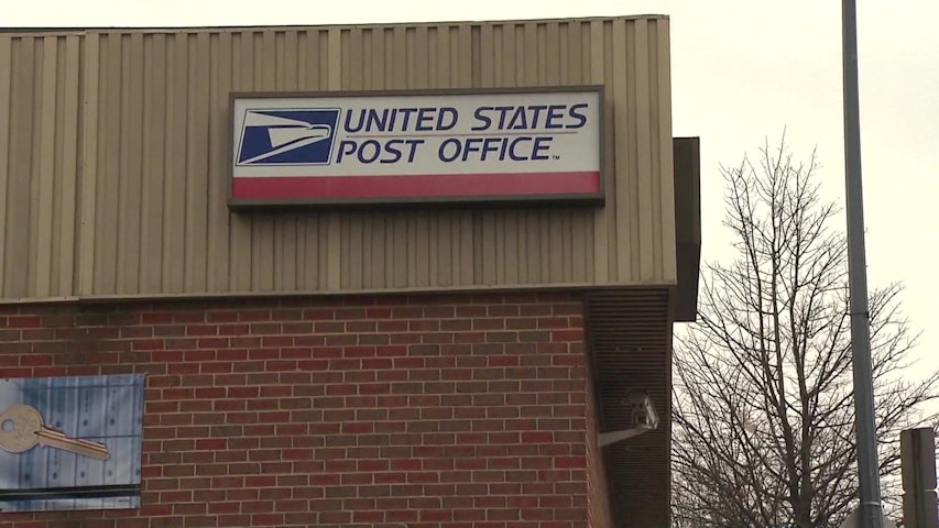 Video thumbnail for USPS proposes temporary price hike for holiday shipping season