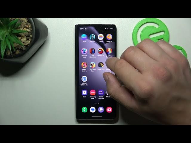 Video thumbnail for 🌐 Stay Informed: Monitor Internet Speed with Galaxy Z Fold5 Status Bar Indicator! 🚀
