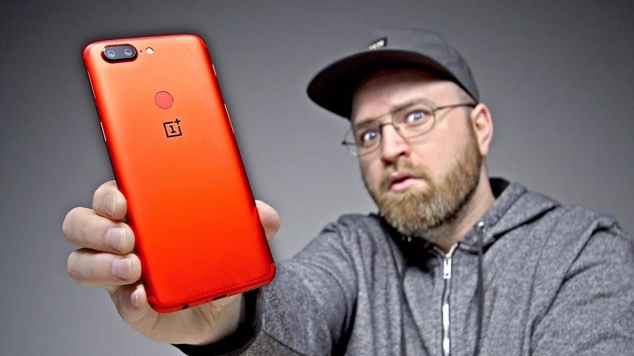 Video thumbnail for OnePlus 5T Lava Red Unboxing - $500 Can't Go Further