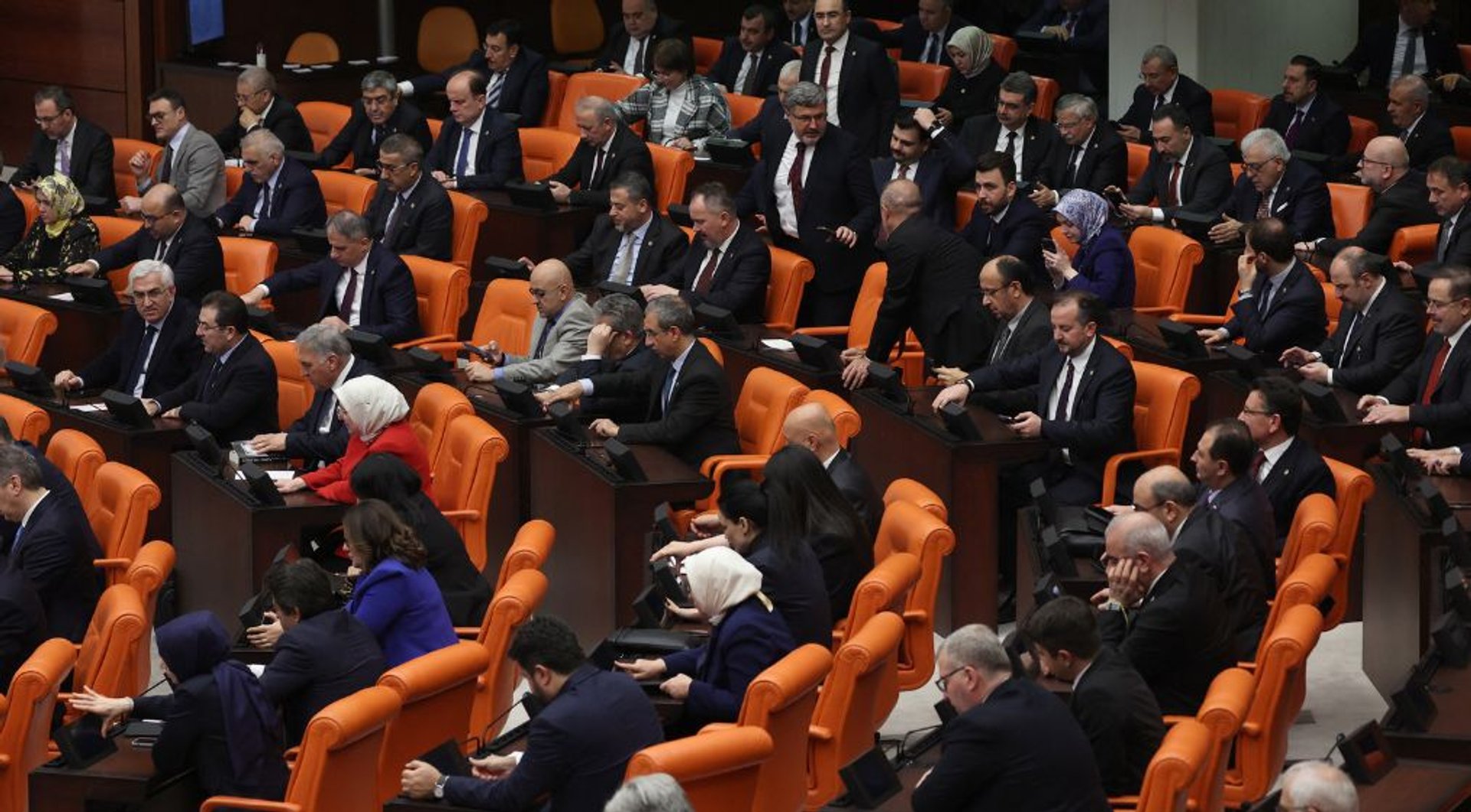 Video thumbnail for Turkiye approves pardon-like bill for thousands of PKK fighters
