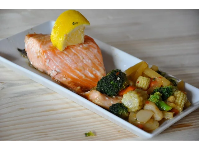 Video thumbnail for Somon cu legume la wok, simplu, rapid, nutritiv