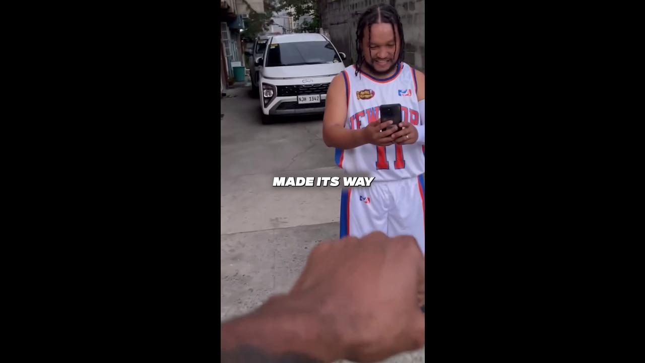 Video thumbnail for Jalen Brunson Reacts to Viral Lookalike Contest With One Savage Emoji
