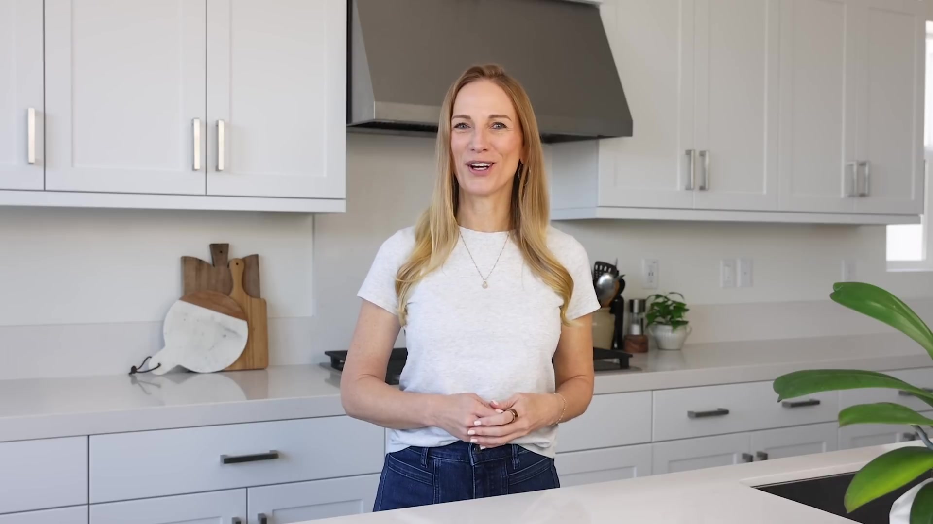 Video thumbnail for 88.BEST LAMB CHOPS with Garlic Rosemary Flavor (So Easy!) (1080p 24fps)