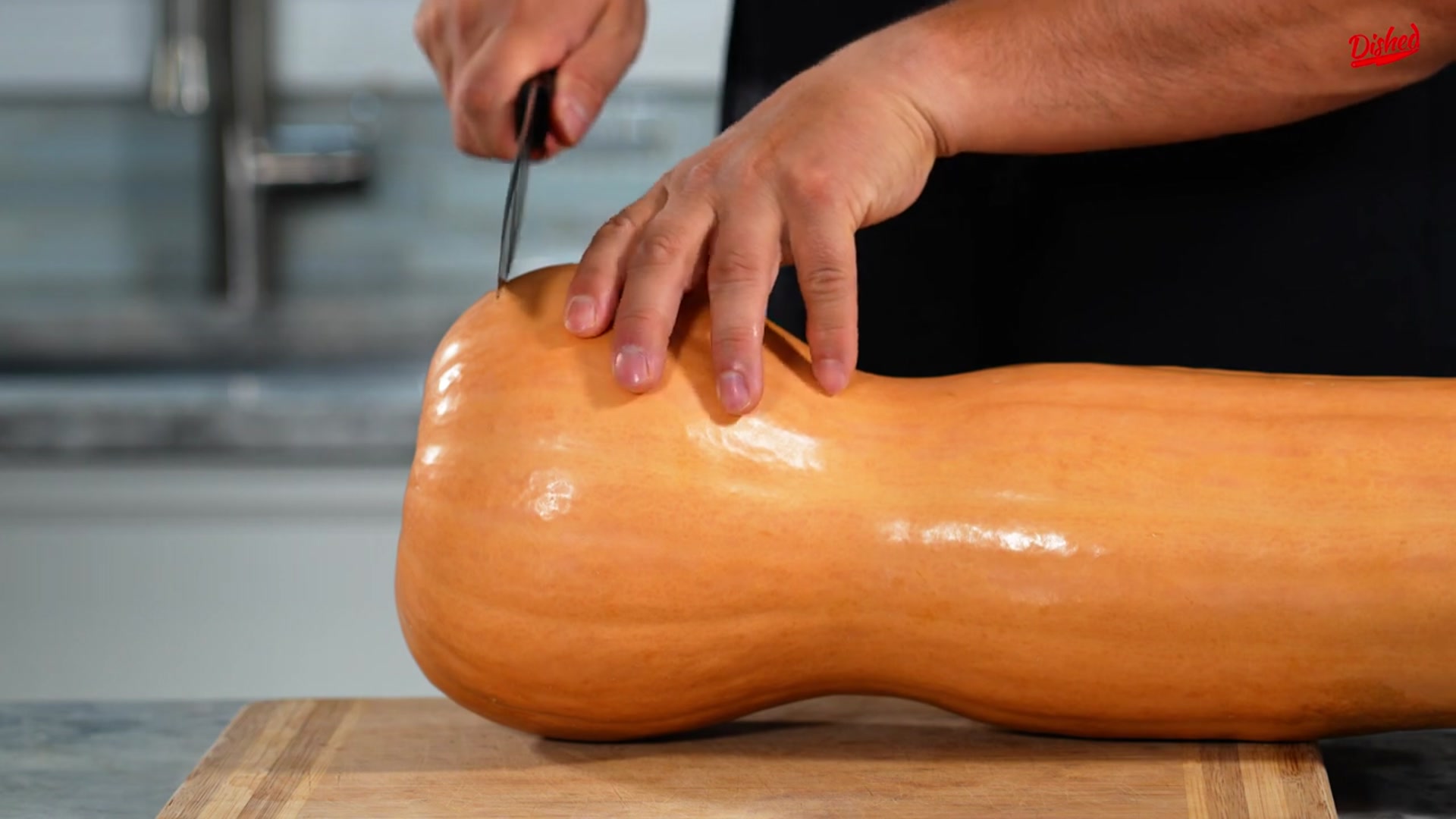 Video thumbnail for HUGE Roasted Butternut Squash Soup (720P HD)